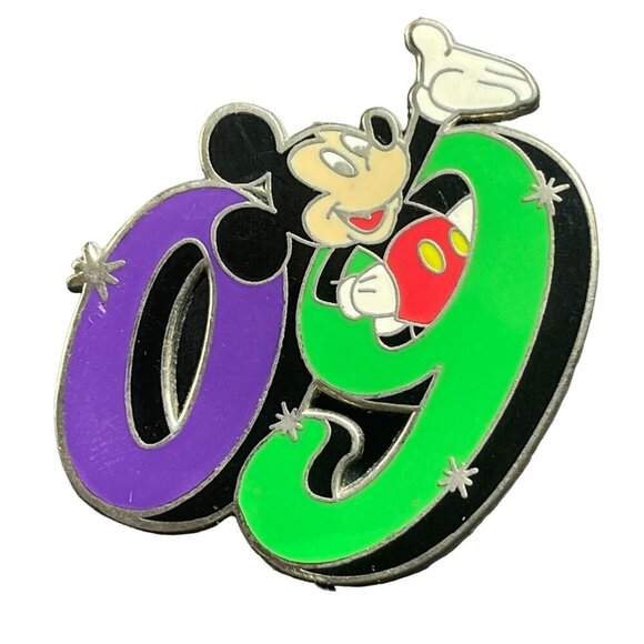 Disney Mickey Mouse Trading Pin 2009 Badge Brooch Lapel Pin Accessories Jewelry - Picture 1 of 8